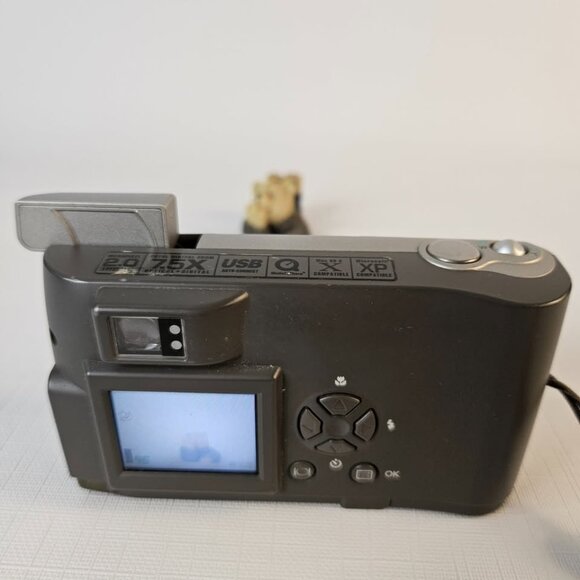 Olympus Camedia D-520 Zoom 2.0MP Digital Camera w/ 16MB Smart Media Card - Picture 9 of 9